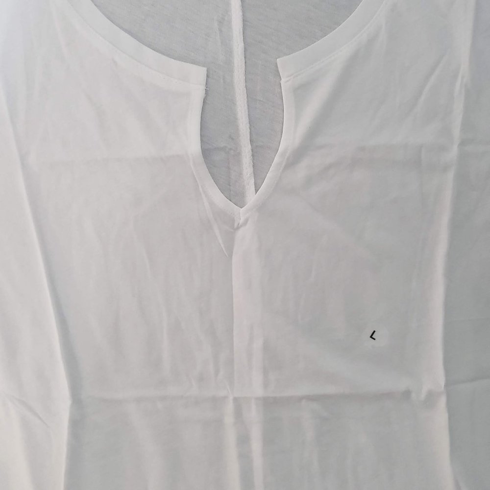PERFECT WHITE  V-NECK TEE